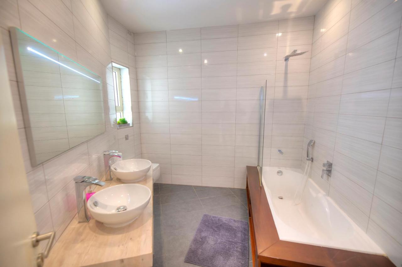 Spacious 4 Bedrooms With Sea View Balcony Goslm-3 Sliema Bagian luar foto